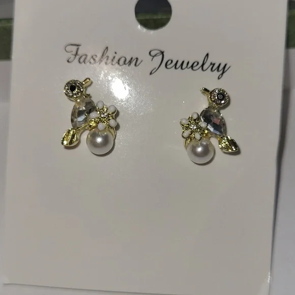 Spring Earrings 🦋 - Picture 3 of 3